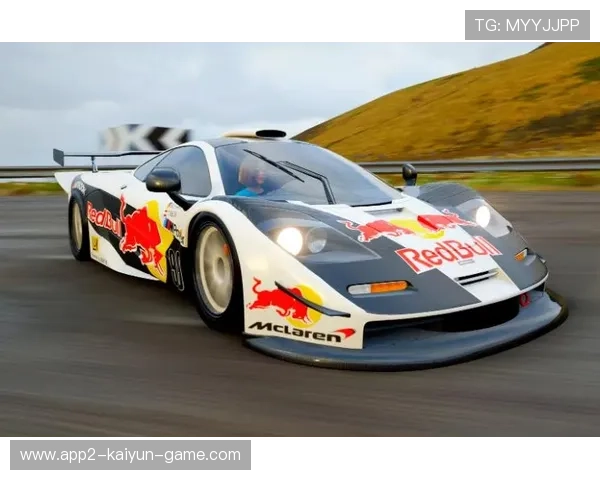 赛车漂移甩尾极致美感:速度与艺术的完美交融 赛车漂移甩尾极致美感:速度与艺术的完美交融