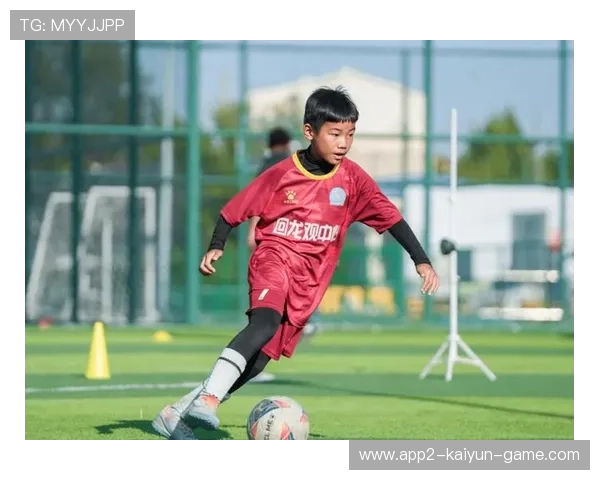 中国足球重大比赛临场指挥艺术与教练智慧，中国足球队训练视频